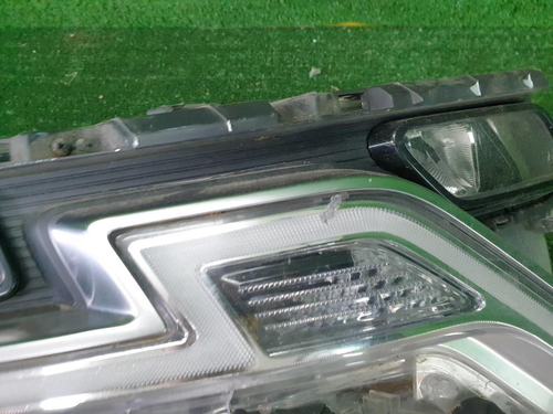 Битая Фара правая Kia Carnival 4 (2020-2023) LED