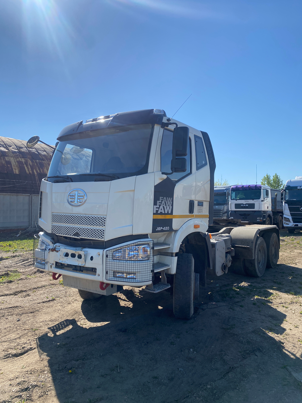FAW J6 6x6 Седельный тягач CA3250P66K24L1TE5 (Дизельный, 11.1 л, 420 л.с. МТ)
