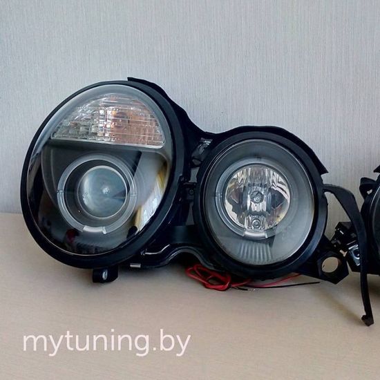 Передние фары angel eyes black для Mercedes E W210