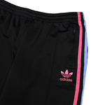 Женские свободные спортивки Adidas Originals черного цвета с разноцветными полосками, М