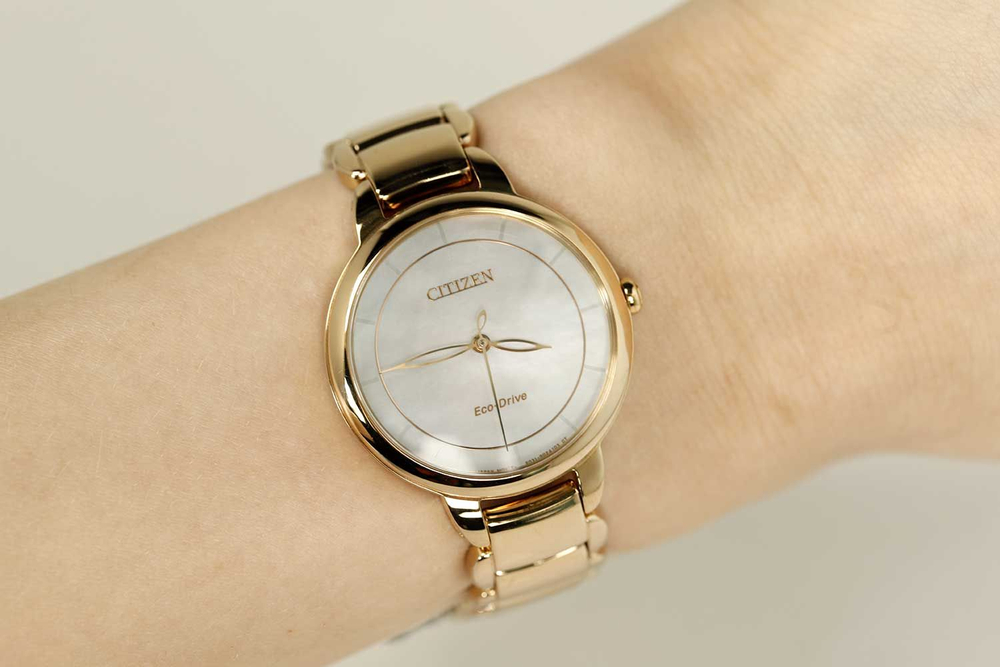Женские наручные часы Citizen EM0673-83D