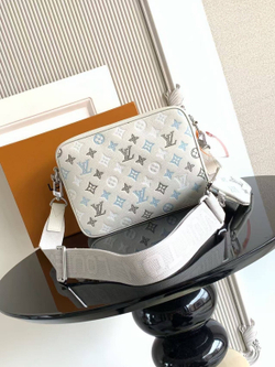 Сумка через плечо/мессенджер Louis Vuitton Trio