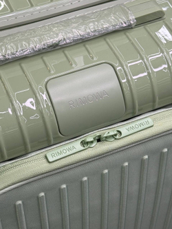 Чемодан Rimowa Essential Sleeve Cabin
