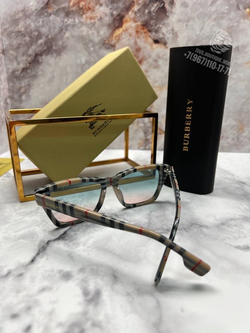 Солнечные очки Burberry