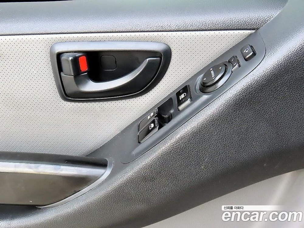 Hyundai The New Grand Starex Van 5-и местный (08.2019)