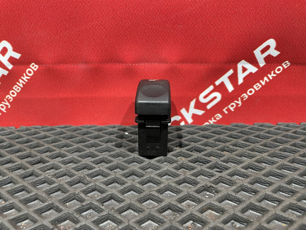 Кнопка люка