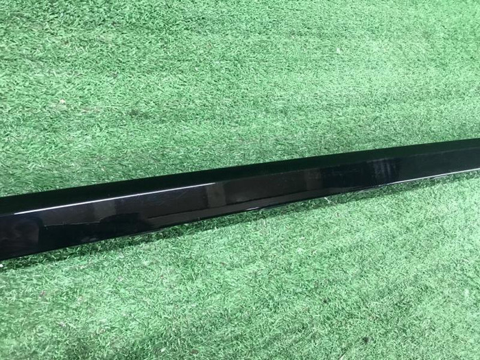 Молдинг заднего бампера Bentley Bentayga (2015-2020)