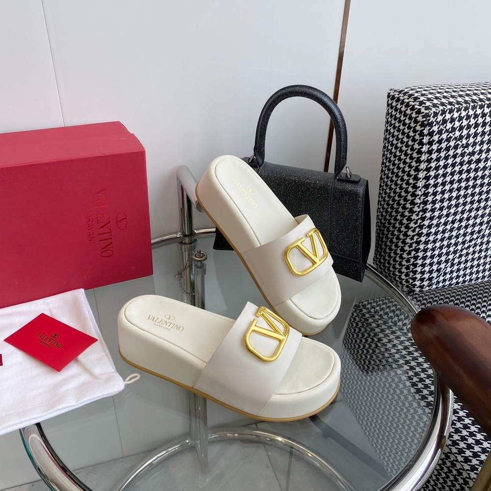 Valentino Vlogo Slide Sandal