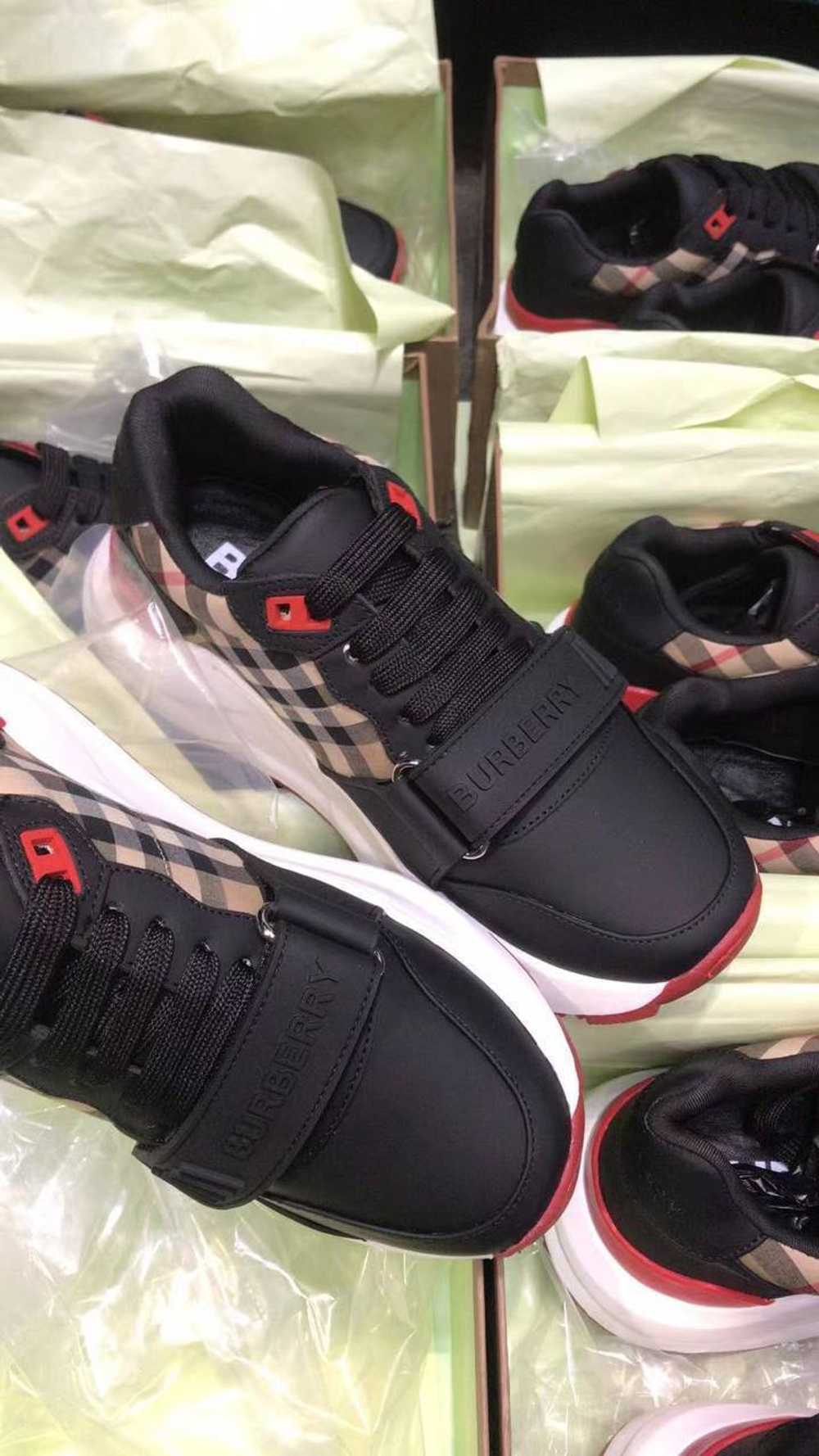 Кроссовки Burberry
