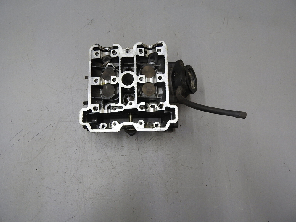 Головка блока цилиндра R (дефект) Suzuki SV650 (P503)