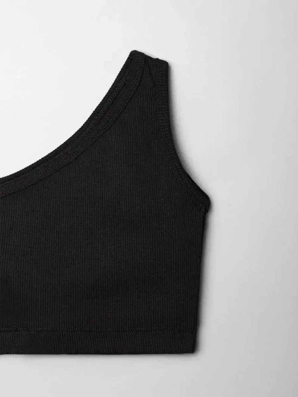 Летний топ для девочки на одно плечо