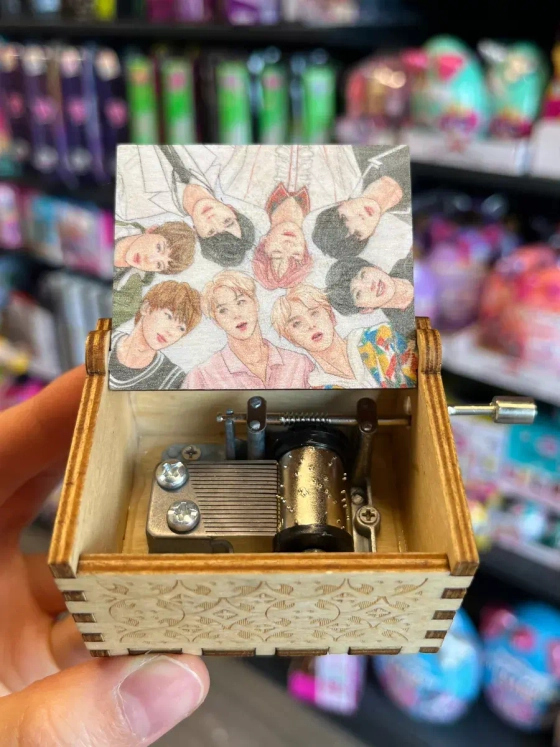 Музыкальная шкатулка детская BTS Kpop БТС Кпоп деревянная