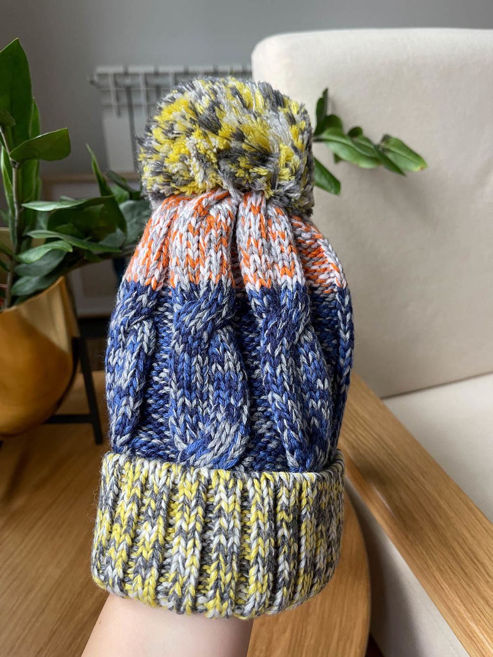 Новая шапка Catya, 98