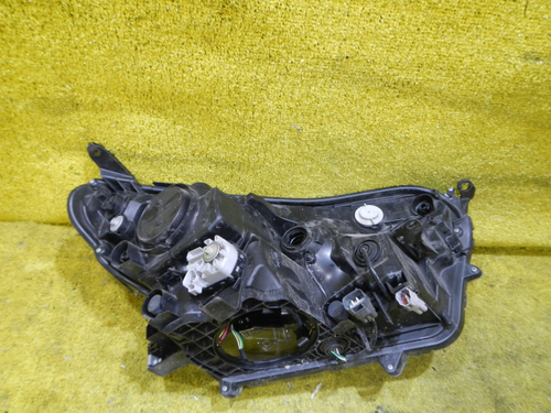 Битая Фара левая Toyota Rav 4 CA40 (2015-2019) LED