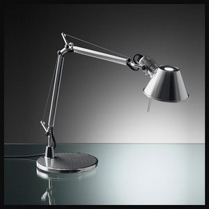 Настольные лампы офисные Artemide