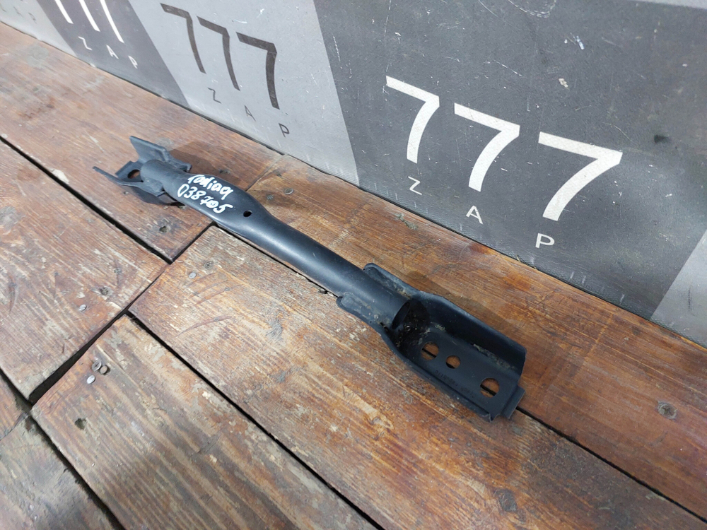 Кронштейн выхлопной трубы Volkswagen Tiguan 2 16-нв Б/У Оригинал 5QA802149