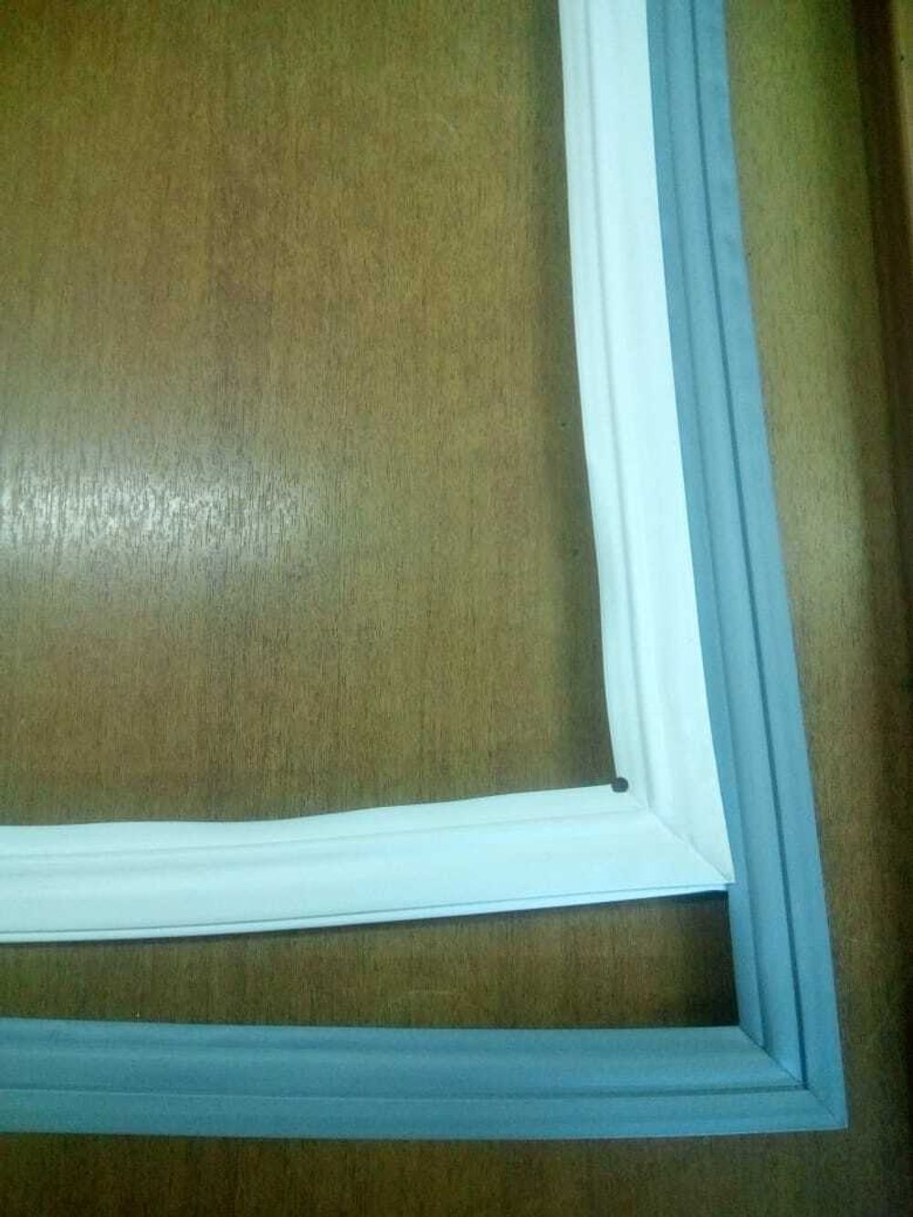 Уплотнитель для холодильника ELIN  KB 355NIR м.к 580*575 мм(022)