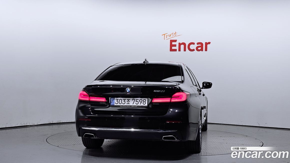 BMW 5 Series (G30) 520i Luxury (11.2022)