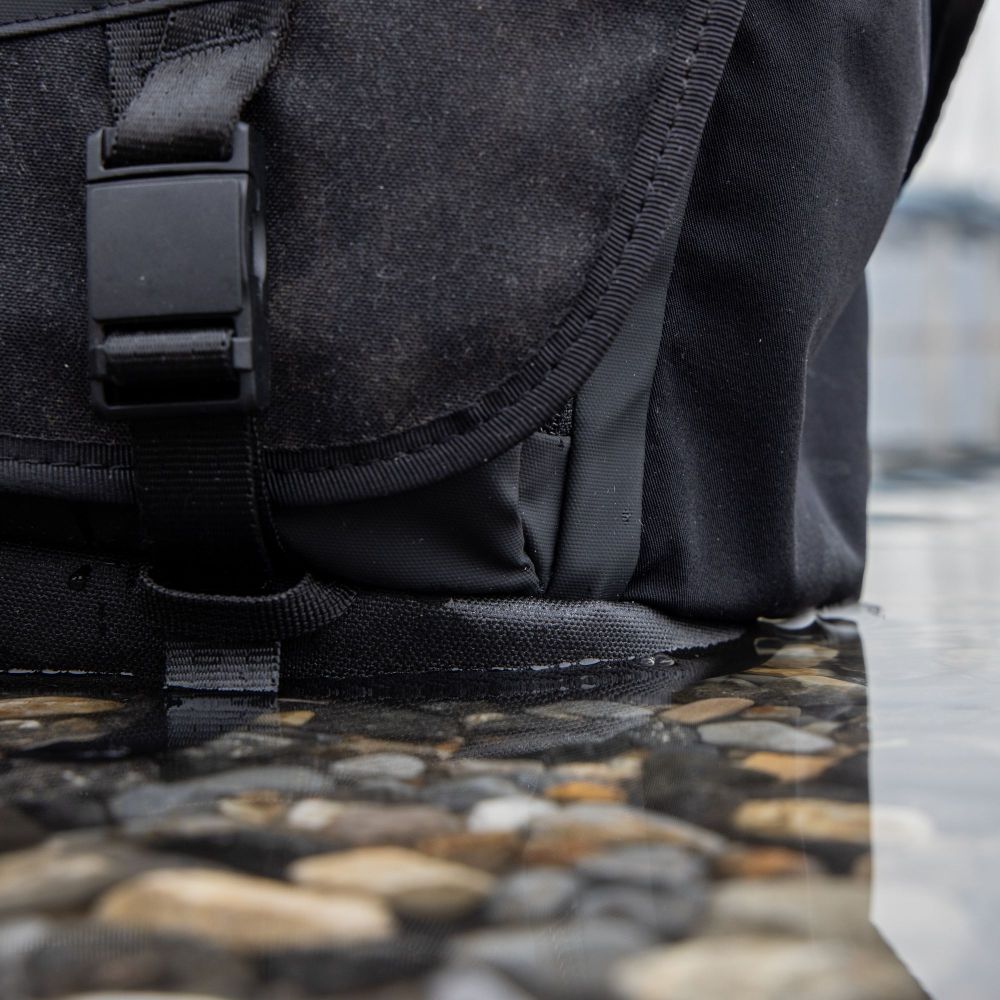 Фотосумка Tenba DNA Messenger 16 Slim Black 638-574