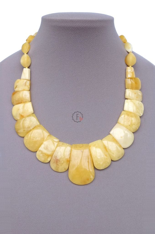 колье из жёлтого матового янтаря