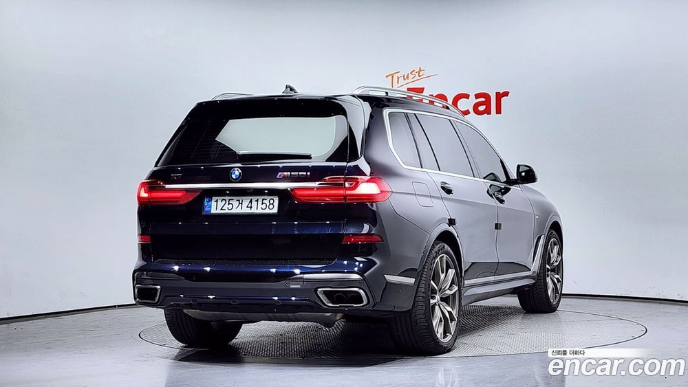 BMW X7 (G07) M50i 6-и местный (10.2020)