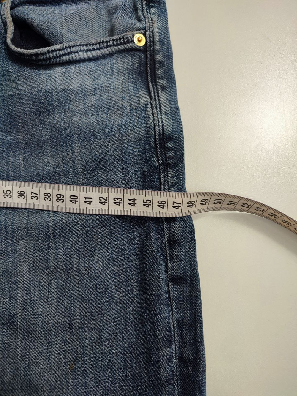 Джинсы Colin's  с потертостями 44 размер