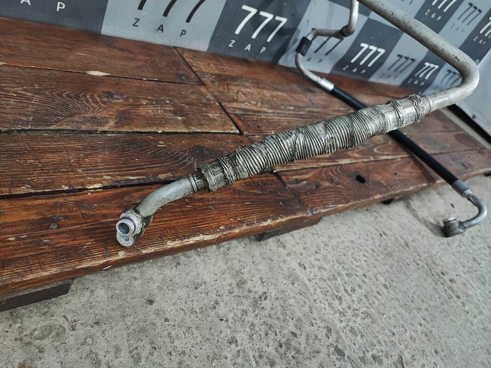 Трубка кондиционера Skoda Octavia 2 (A5) 04-13 Б/У Оригинал 1K0820743BT