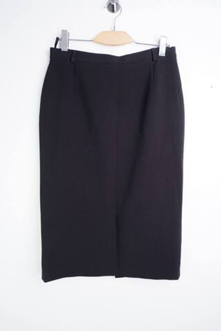 Юбка прямого кроя, визуально на 50 размер