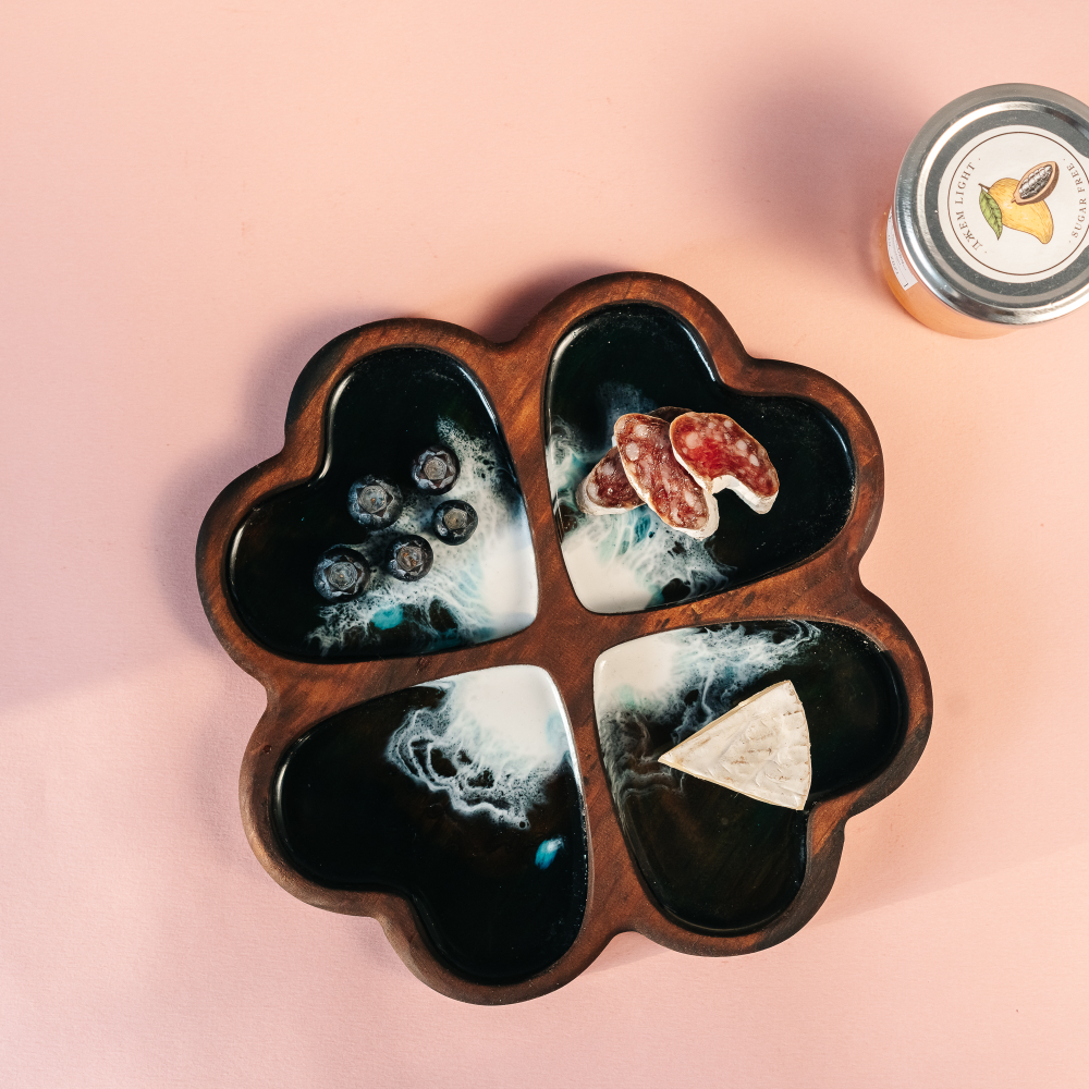 Деревянная менажница из кедра "Клевер" с эпоксидной смолой MG33