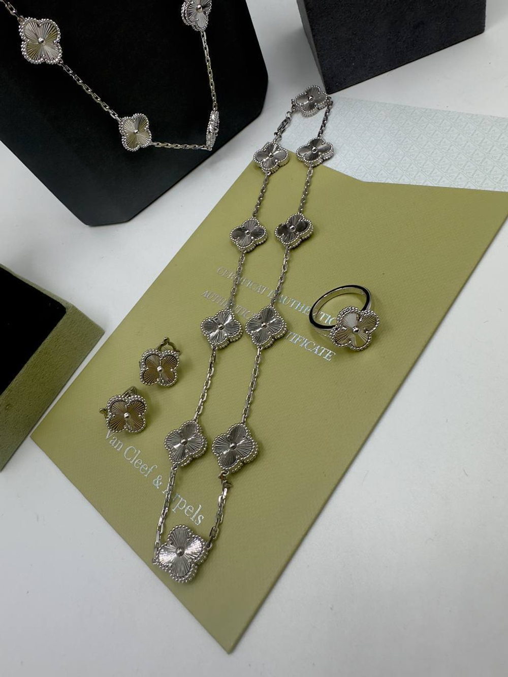 Серьги Van Cleef & Arpels