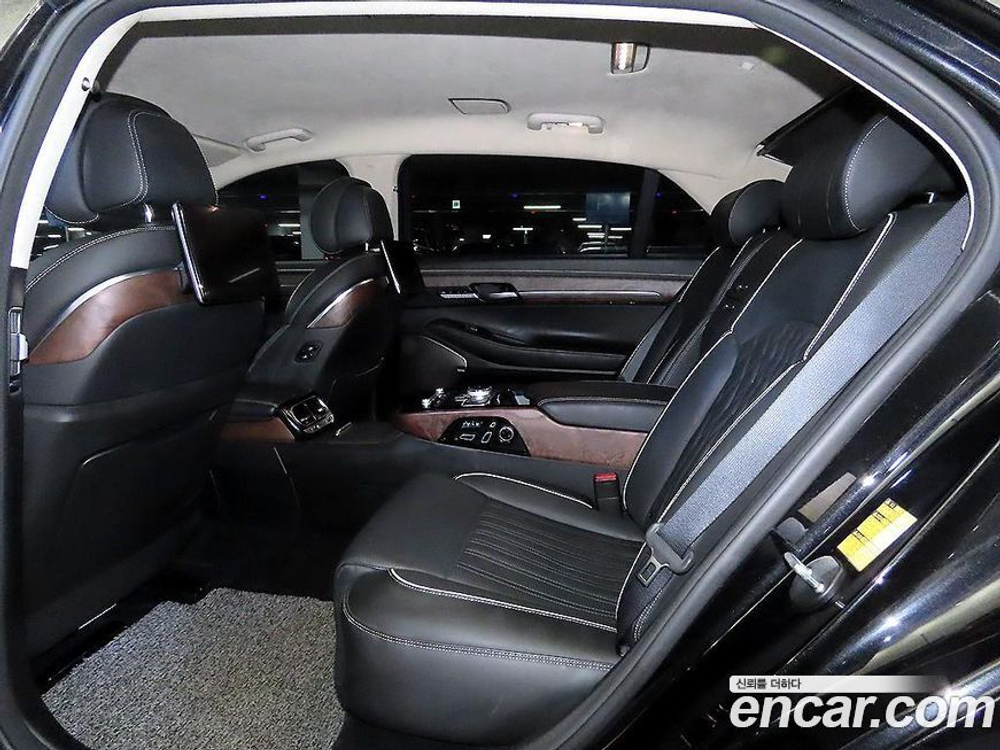 Genesis G90 5.0 AWD (10.2020)