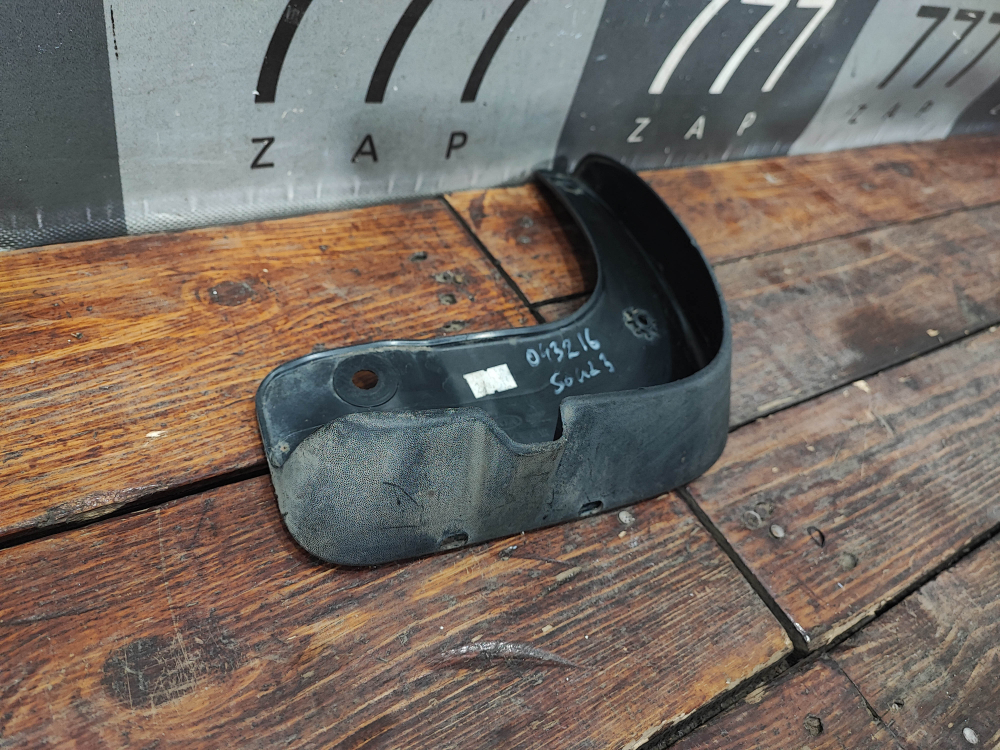 Брызговик передний правый Kia Soul 3 (SK3) 19-нв Б/У Оригинал 86832K0000