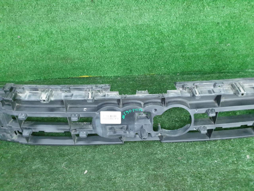 Кронштейн решетки радиатора Audi A8 4 D5 (2017-2021)