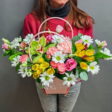 Композиция с фисташковой орхидеей