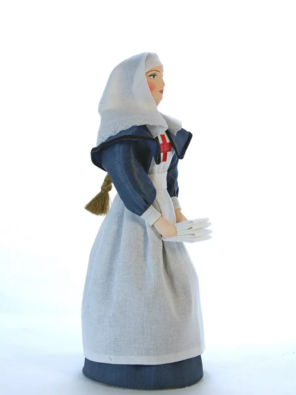 Кукла фарфоровая Сестра милосердия