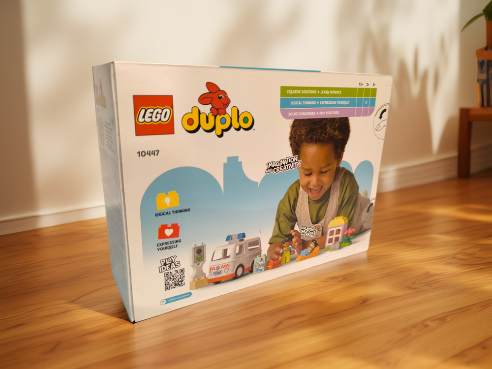 LEGO DUPLO 10447 «Скорая помощь с водителем» — развивающий набор для малышей 2+