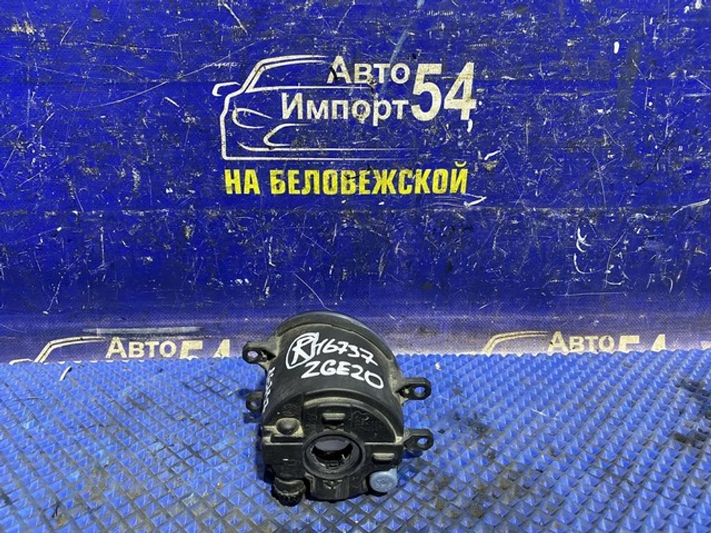 Туманка правая TOYOTA WISH 2012-2017