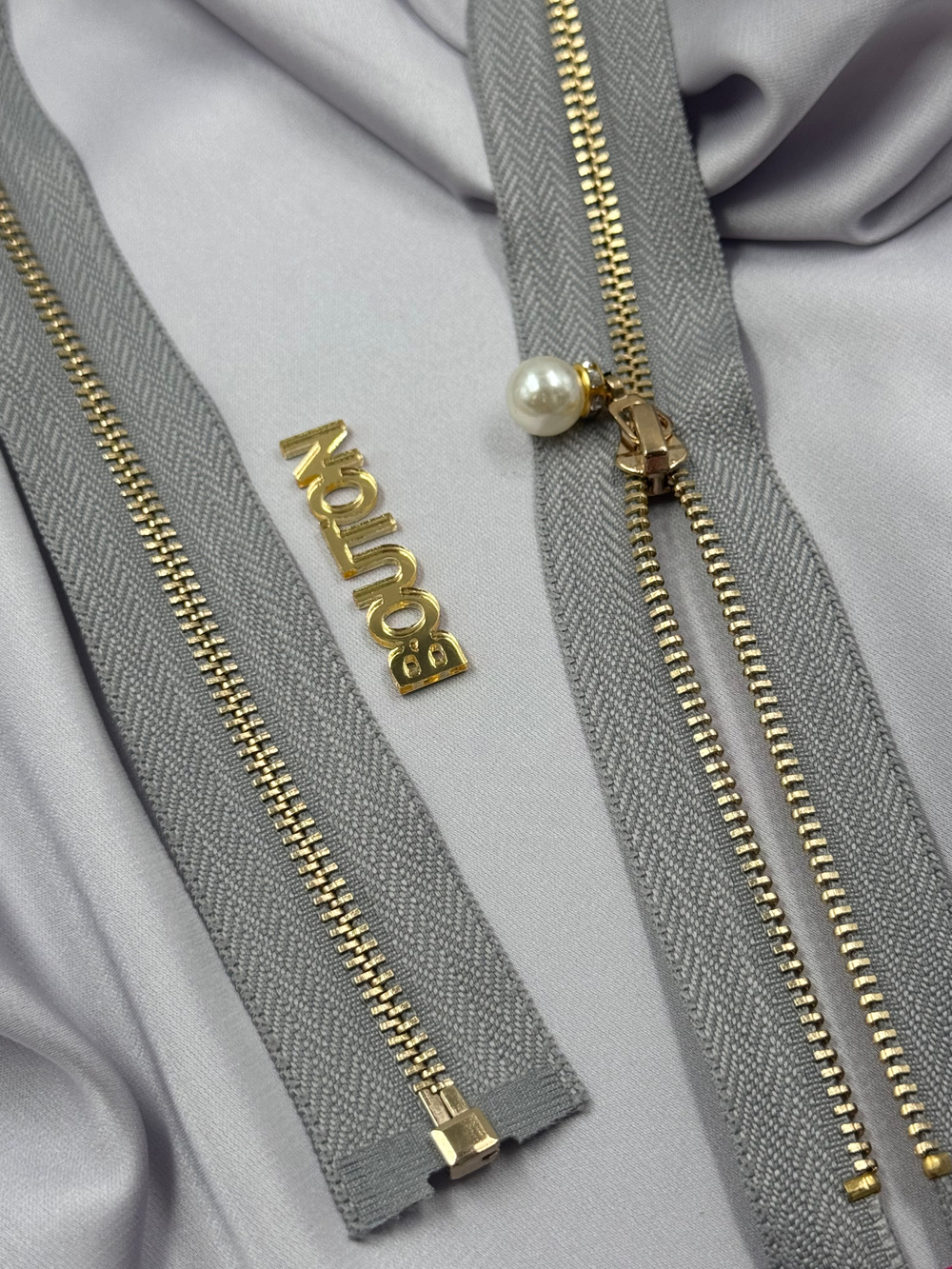 Молния светло-серая золото жемчуг