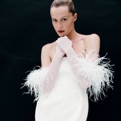 Перчатки удлиненные с перьями