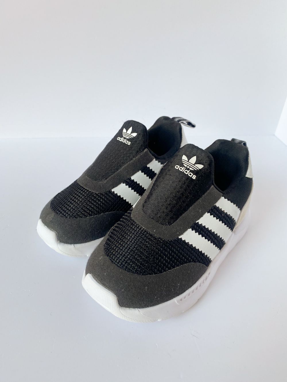 Новые кроссовки Adidas, 21