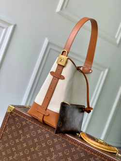 Louis Vuitton Low Key Hobo PM