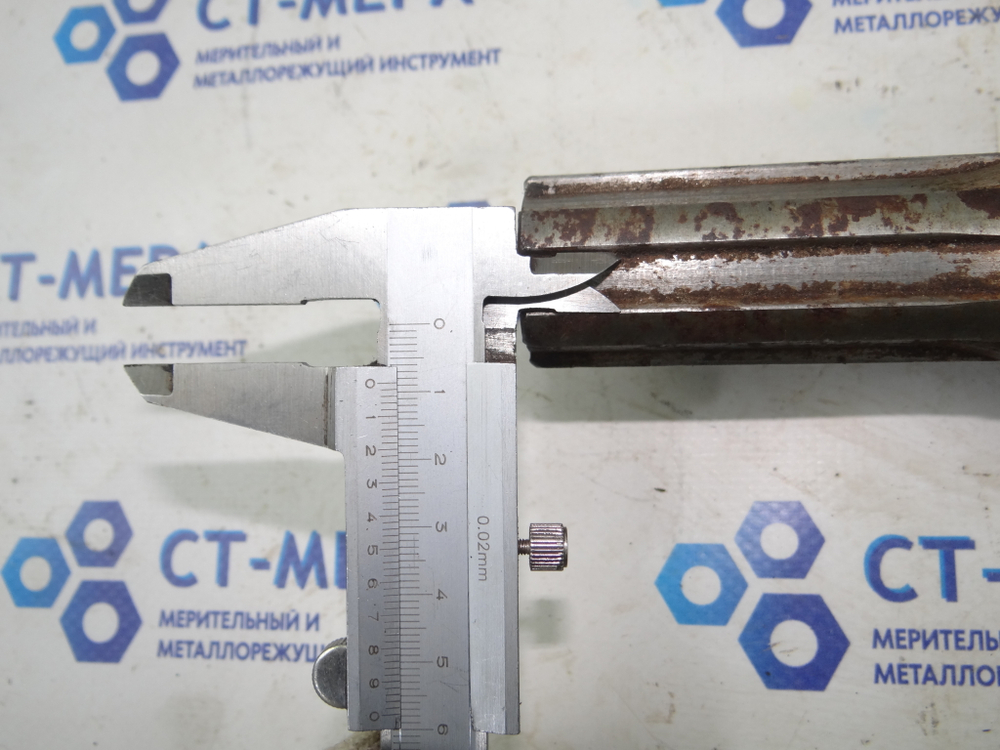 Винт подъема стола (ходовой винт) для фрезерного станка 660мм Tr 50х6