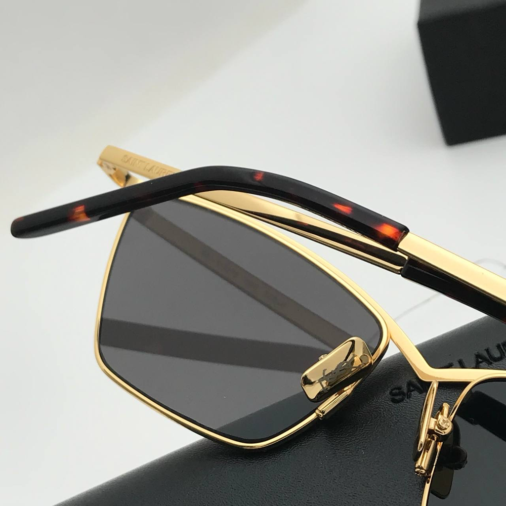 Солнцезащитные очки Saint Laurent