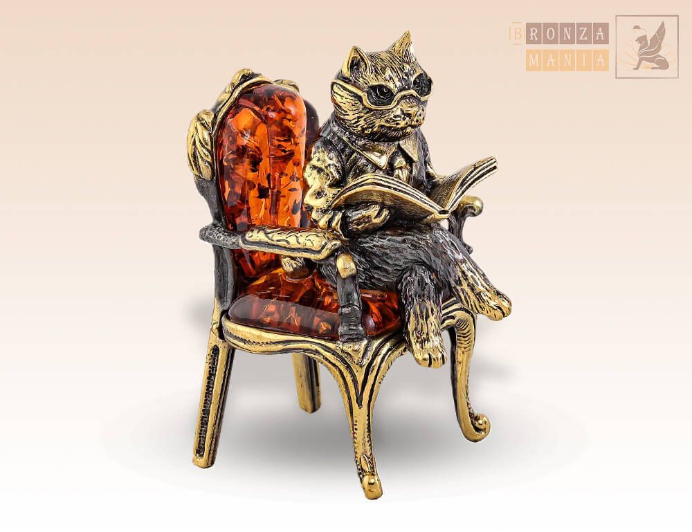 фигурка Кот Интеллигент