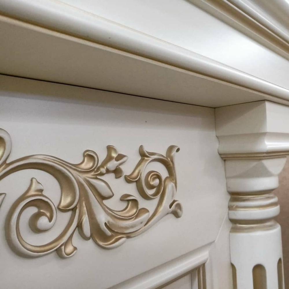 Электрокамин Royal Flame Sicilia Сицилия с золотой патиной с  электроочагом 110см, обогревом, ширина 1,5 метра