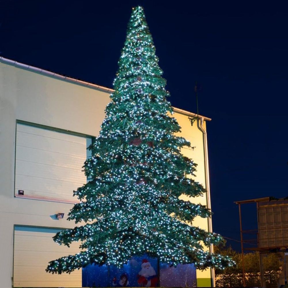 ель светодинамическая ствольная "Таежная" (холодная встроенная гирлянда),