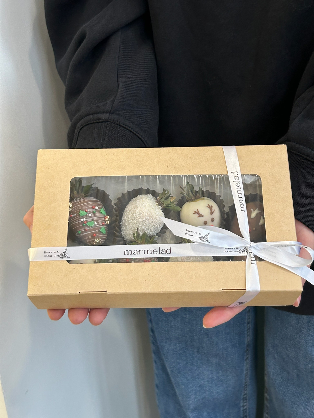 Клубника в шоколаде новогодний набор - 8 шт