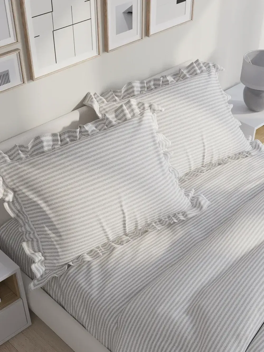 Декоративная наволочка с рюшами, оборками "Лутон" 40х60 см, 1 шт, без молнии