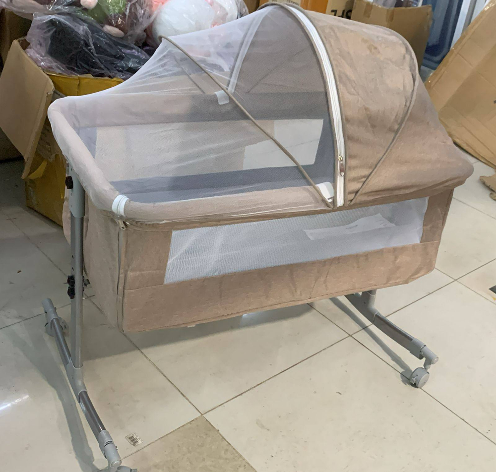 Детская колыбель на колёсах (люлька)