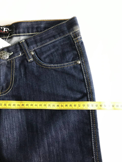 Джинсы темного оттенка, маркировка 29, визуально на 44/46 размер